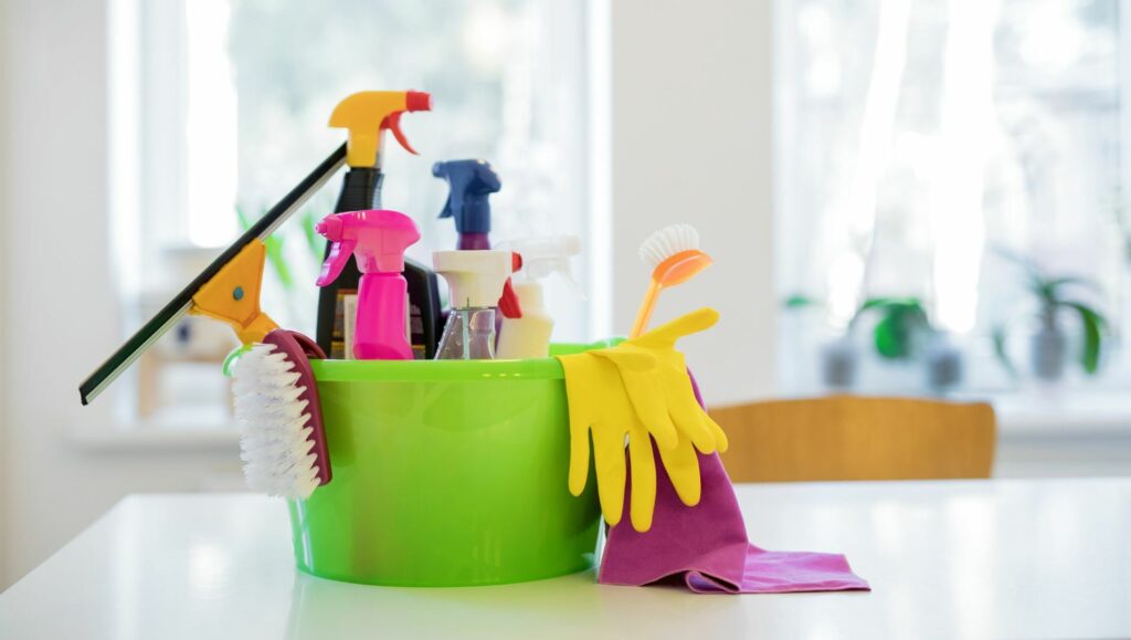 Combineer de voorjaarsschoonmaak met het verkoopklaar maken van je huis
